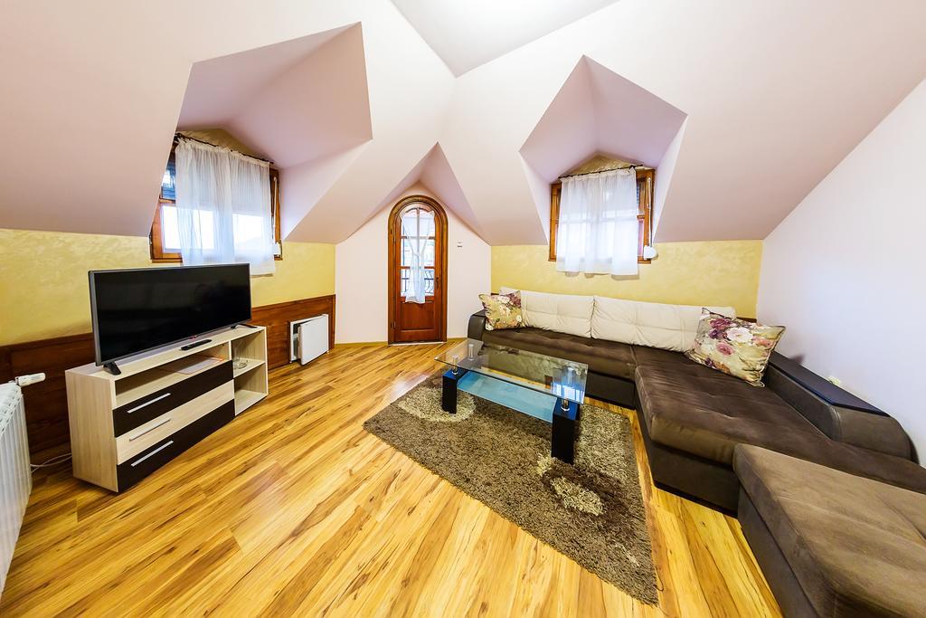 Family Hotel Ogi Asenovgrad Bagian luar foto