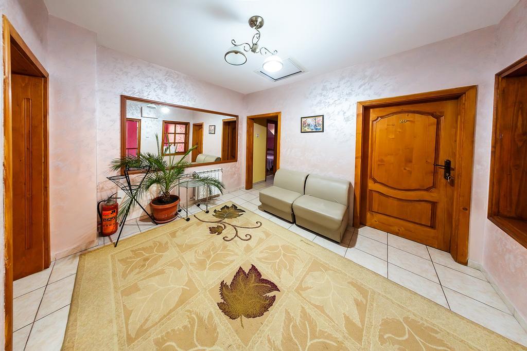 Family Hotel Ogi Asenovgrad Bagian luar foto