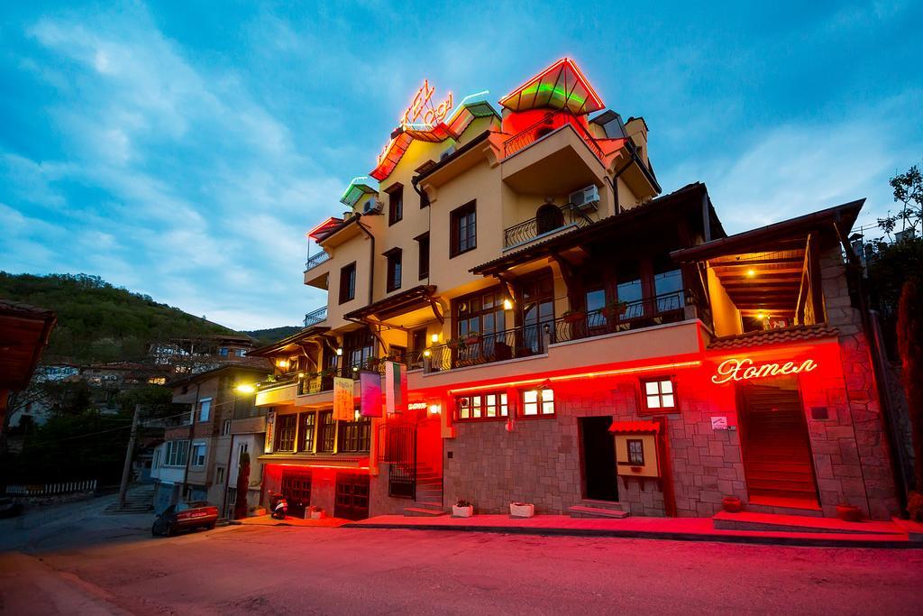 Family Hotel Ogi Asenovgrad Bagian luar foto