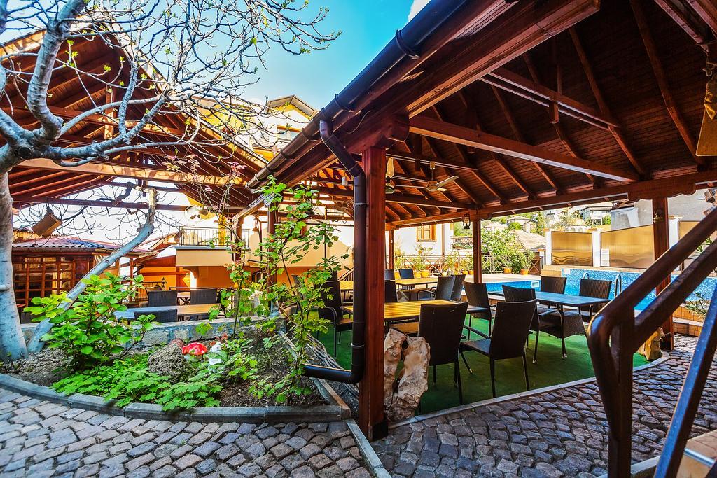 Family Hotel Ogi Asenovgrad Bagian luar foto