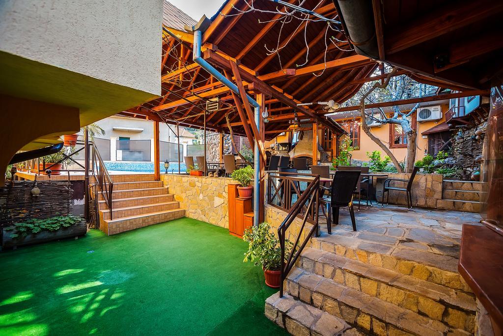Family Hotel Ogi Asenovgrad Bagian luar foto