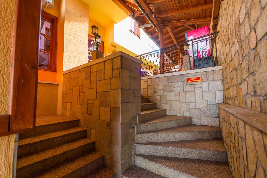 Family Hotel Ogi Asenovgrad Bagian luar foto